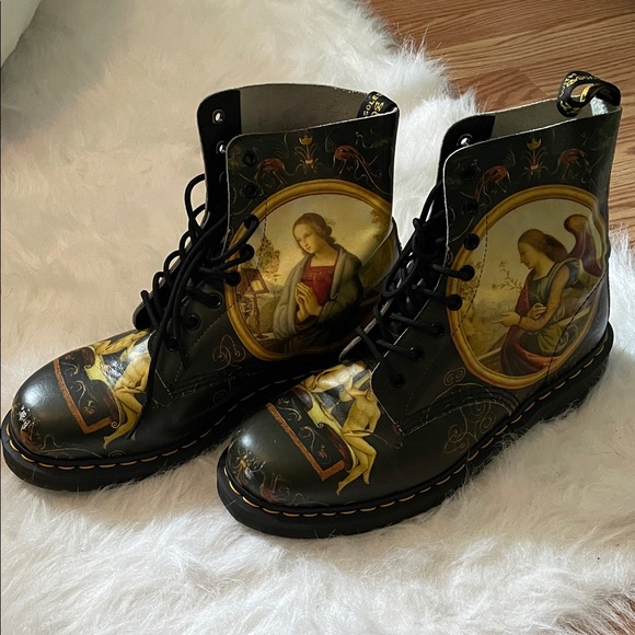 Dr. Martens Other - Doc Martin Artistic Boots